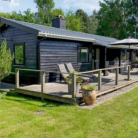 3 Bedroom Amazing In Tatil Evi Dronningmølle